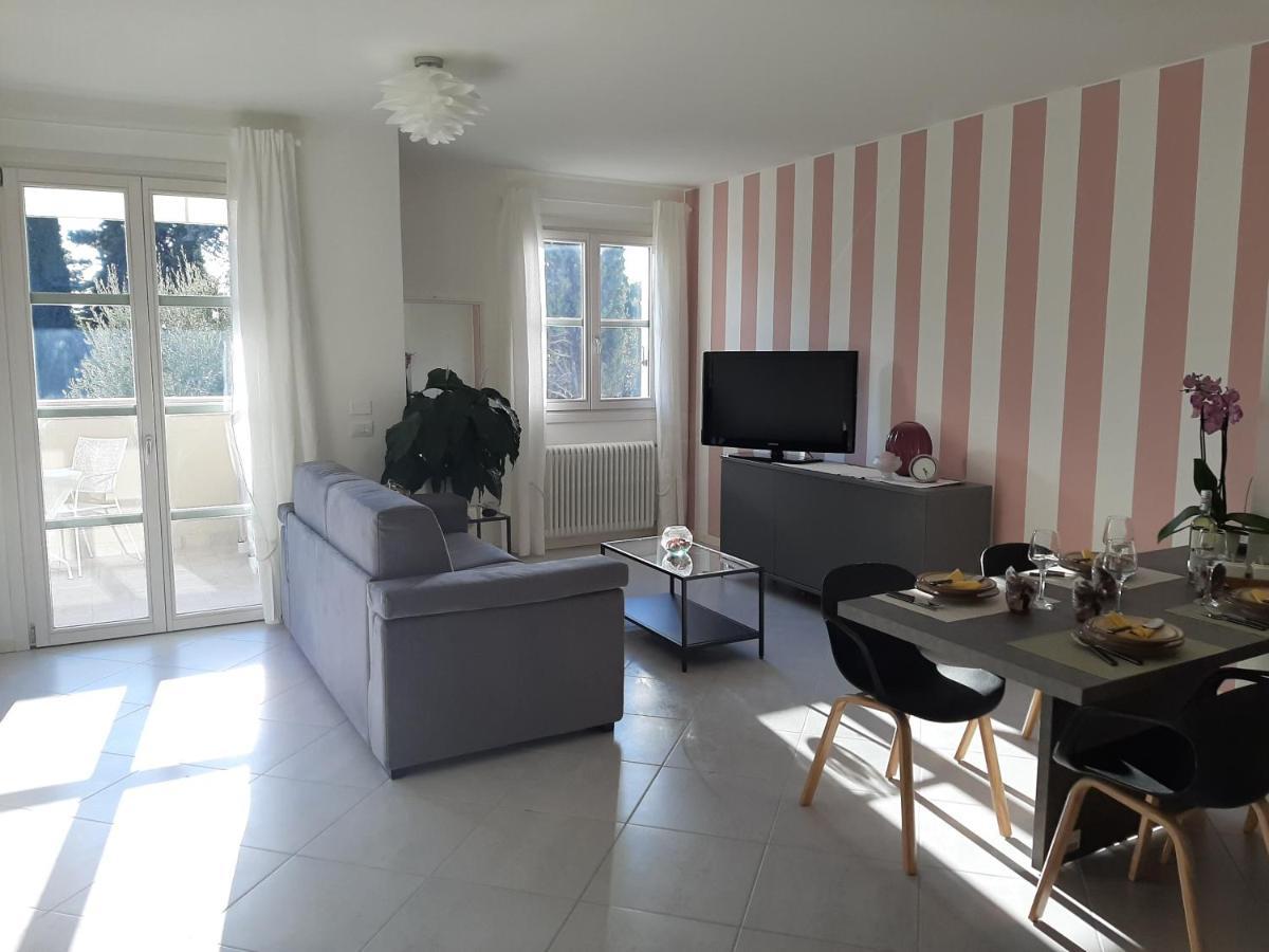 טוסקולנו מדרנו Appartamento 23 - Bilocale Vista Lago מראה חיצוני תמונה